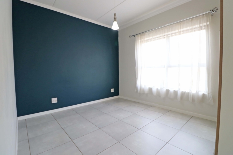 2 Bedroom Property for Sale in Crowthorne AH Gauteng