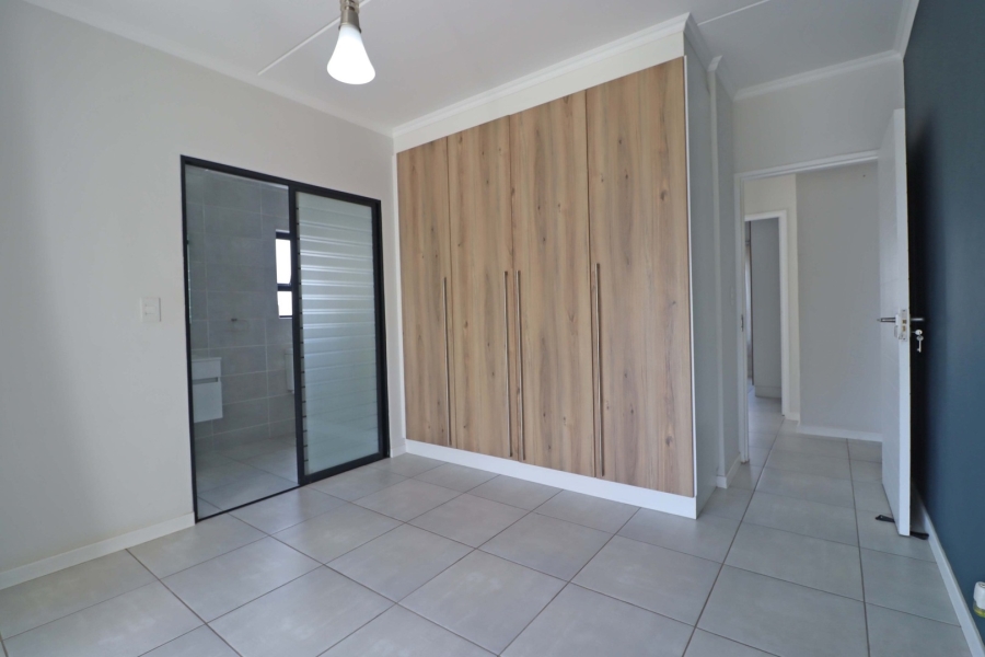 2 Bedroom Property for Sale in Crowthorne AH Gauteng