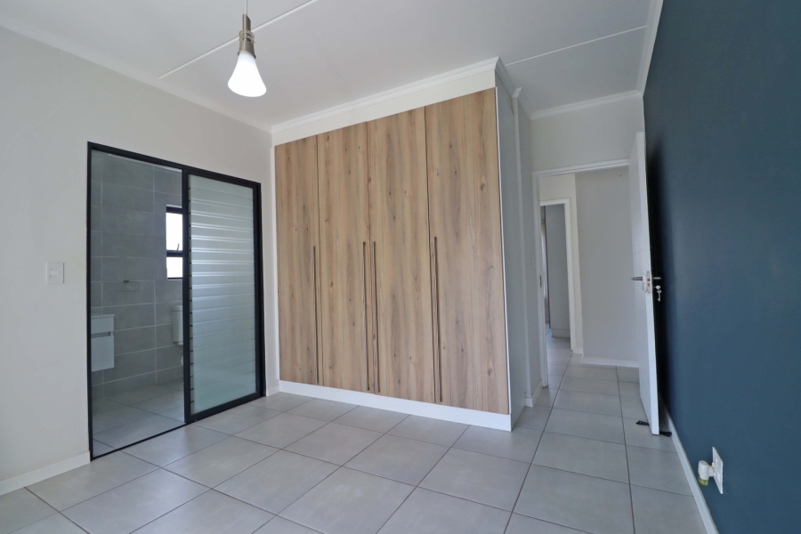 2 Bedroom Property for Sale in Crowthorne AH Gauteng
