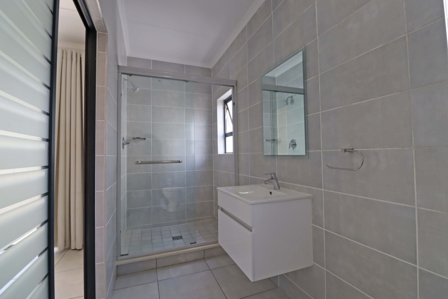2 Bedroom Property for Sale in Crowthorne AH Gauteng