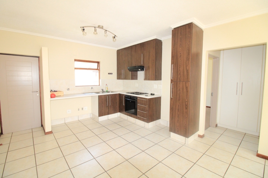 To Let 2 Bedroom Property for Rent in Lonehill Gauteng