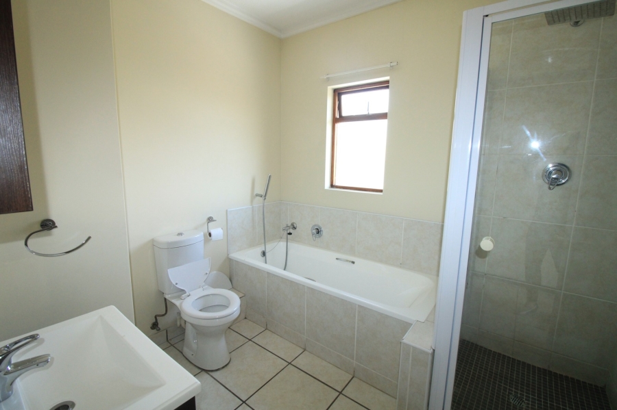 To Let 2 Bedroom Property for Rent in Lonehill Gauteng