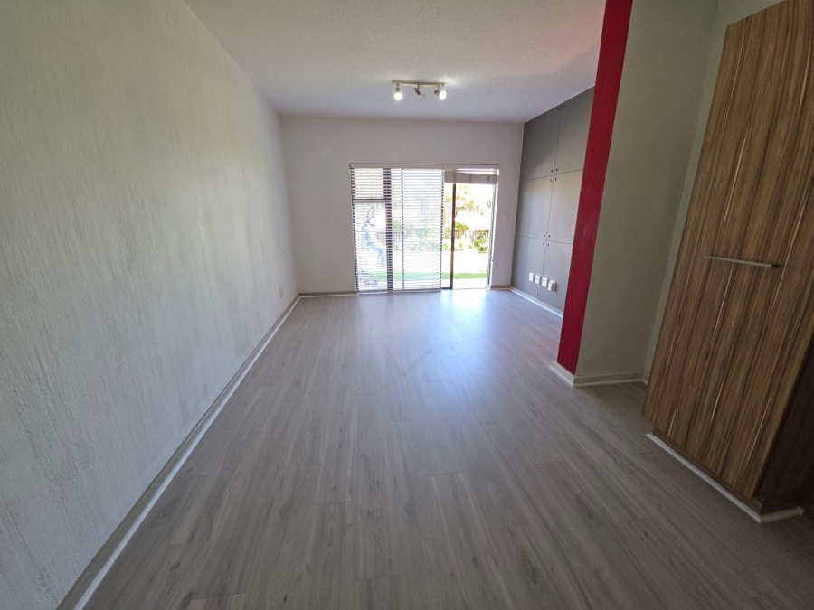 2 Bedroom Property for Sale in Beverley Gauteng