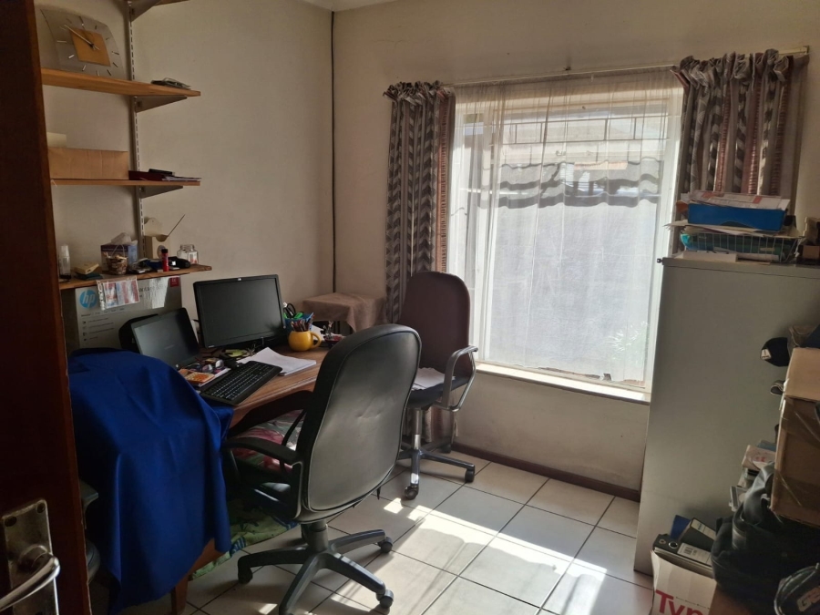 4 Bedroom Property for Sale in Garsfontein Gauteng