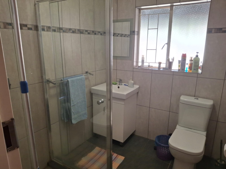 4 Bedroom Property for Sale in Garsfontein Gauteng