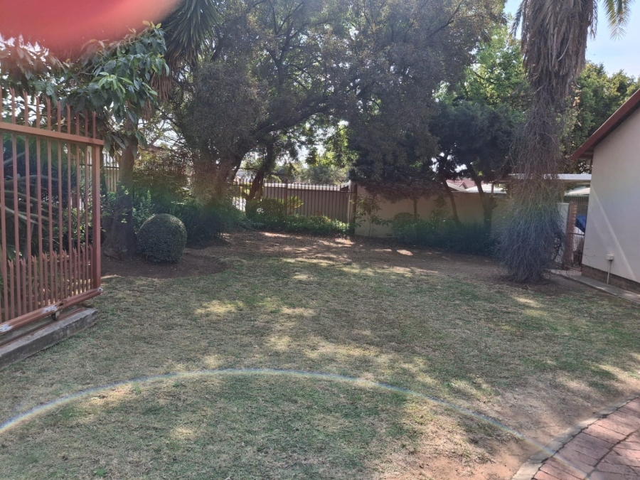 4 Bedroom Property for Sale in Garsfontein Gauteng