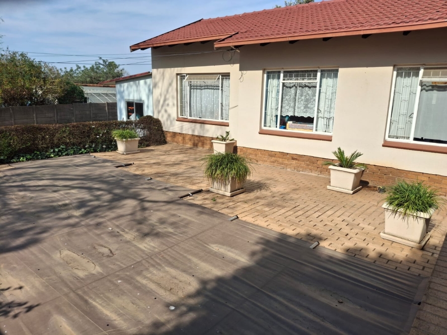4 Bedroom Property for Sale in Garsfontein Gauteng
