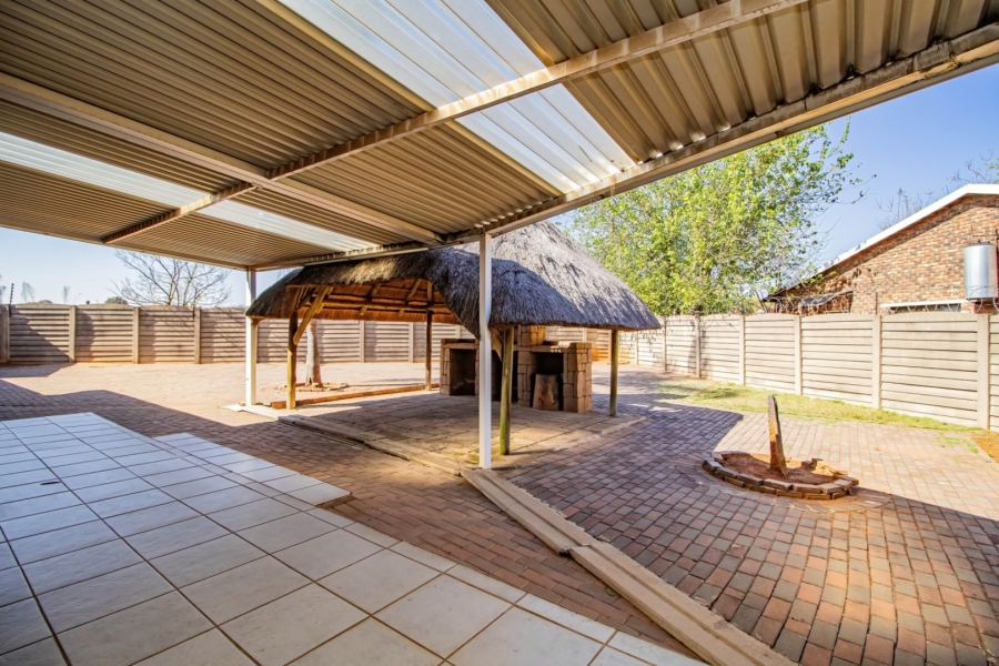 3 Bedroom Property for Sale in Birch Acres Gauteng