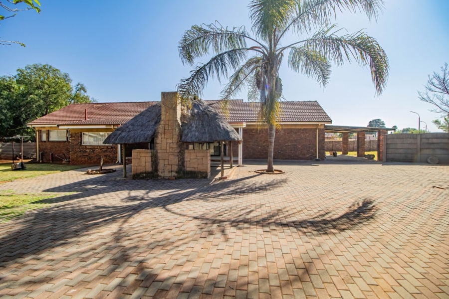 3 Bedroom Property for Sale in Birch Acres Gauteng
