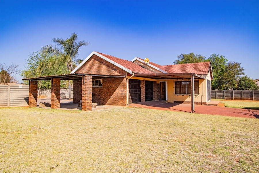 3 Bedroom Property for Sale in Birch Acres Gauteng