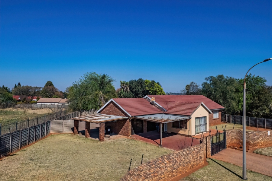3 Bedroom Property for Sale in Birch Acres Gauteng