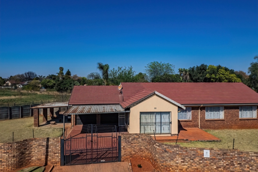 3 Bedroom Property for Sale in Birch Acres Gauteng