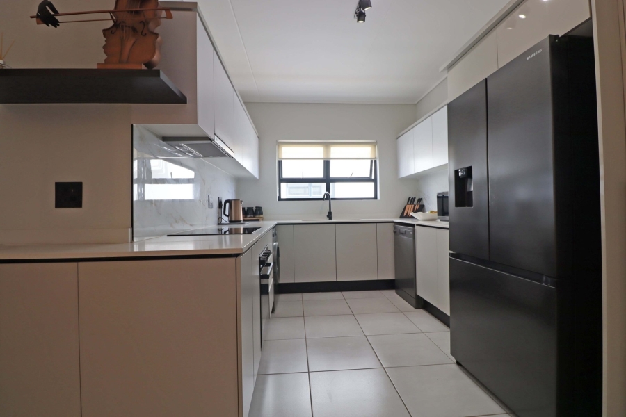 To Let 3 Bedroom Property for Rent in Crowthorne AH Gauteng