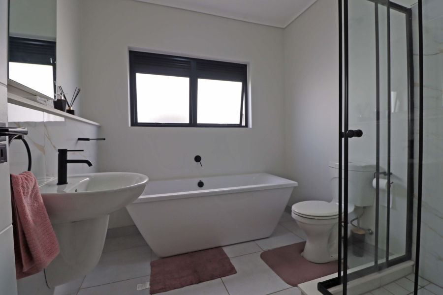 To Let 3 Bedroom Property for Rent in Crowthorne AH Gauteng
