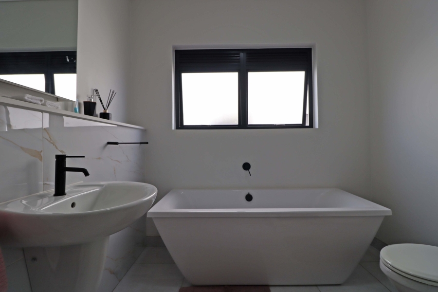 To Let 3 Bedroom Property for Rent in Crowthorne AH Gauteng