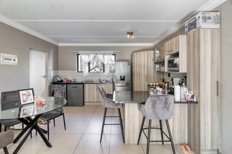 To Let 2 Bedroom Property for Rent in Chartwell Gauteng