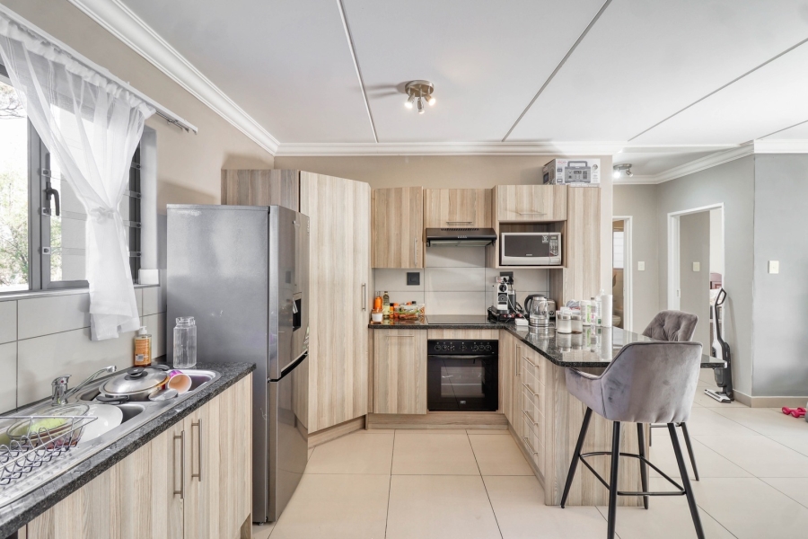 To Let 2 Bedroom Property for Rent in Chartwell Gauteng