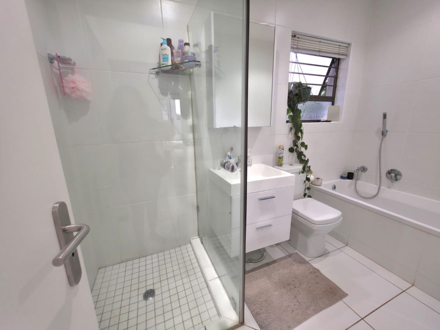 To Let 1 Bedroom Property for Rent in Fourways Gauteng