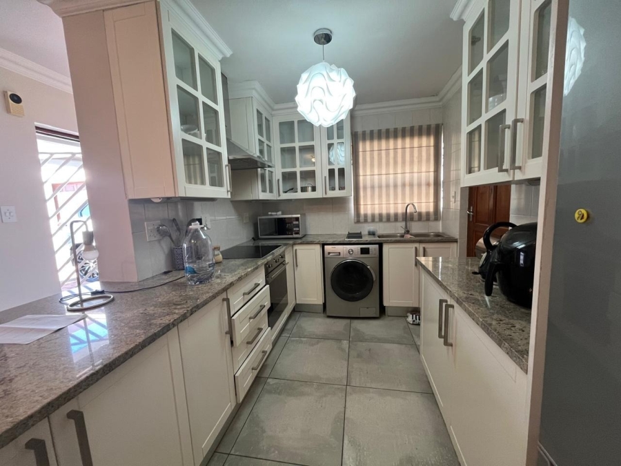 To Let 2 Bedroom Property for Rent in Morningside Gauteng