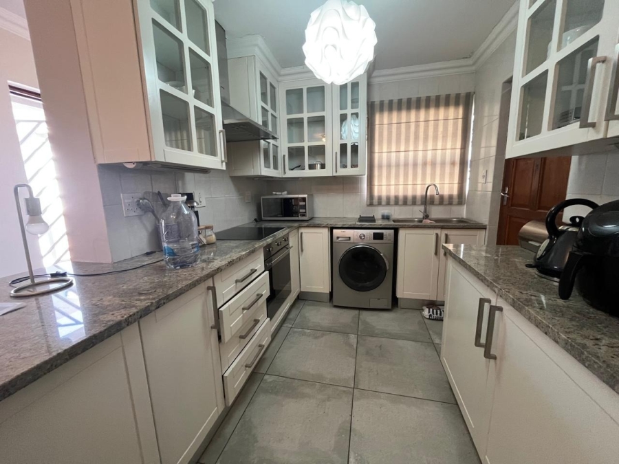 To Let 2 Bedroom Property for Rent in Morningside Gauteng