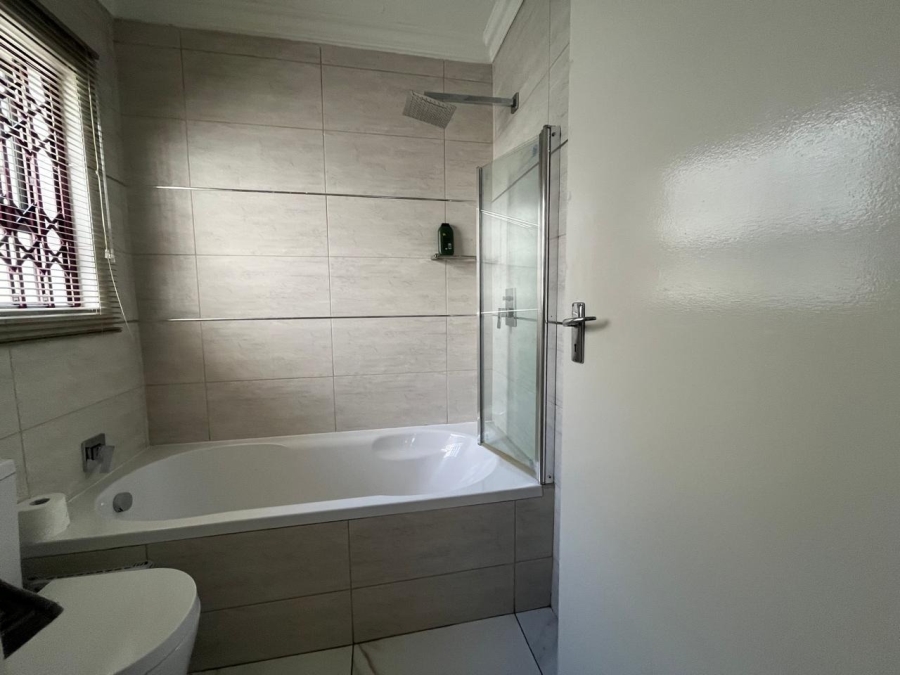 To Let 2 Bedroom Property for Rent in Morningside Gauteng