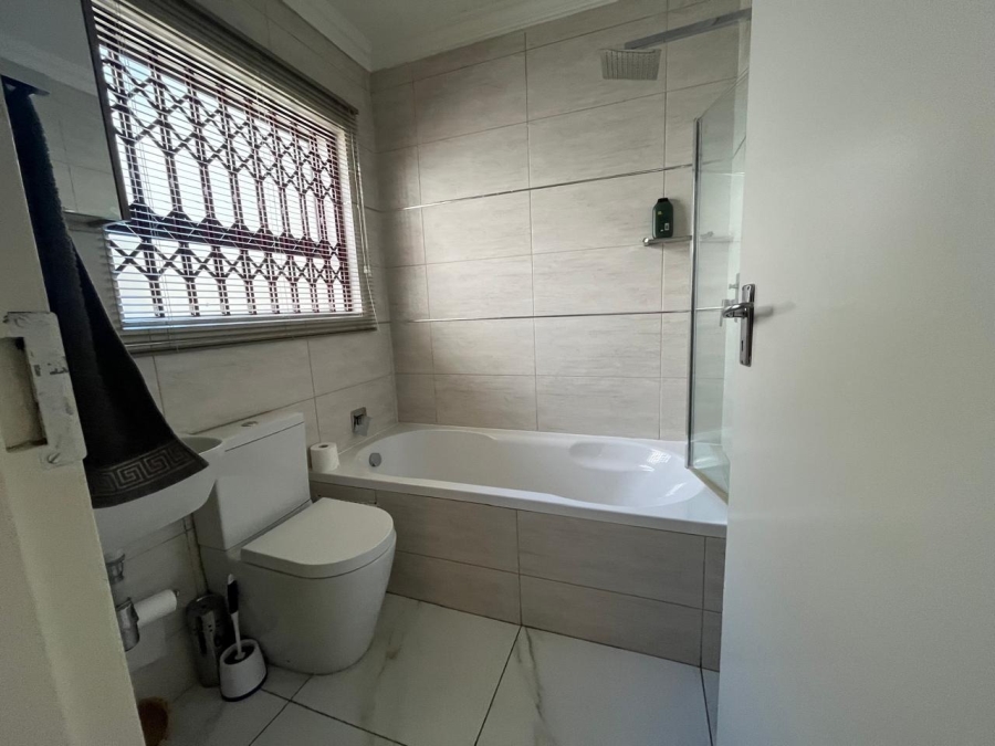 To Let 2 Bedroom Property for Rent in Morningside Gauteng