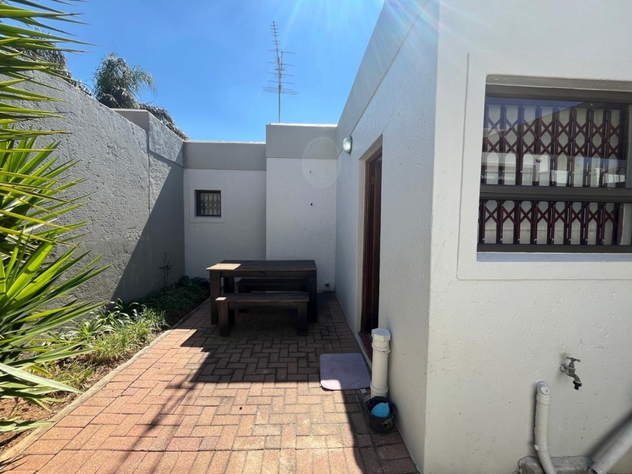 To Let 2 Bedroom Property for Rent in Morningside Gauteng