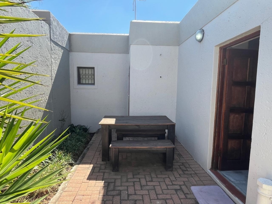 To Let 2 Bedroom Property for Rent in Morningside Gauteng