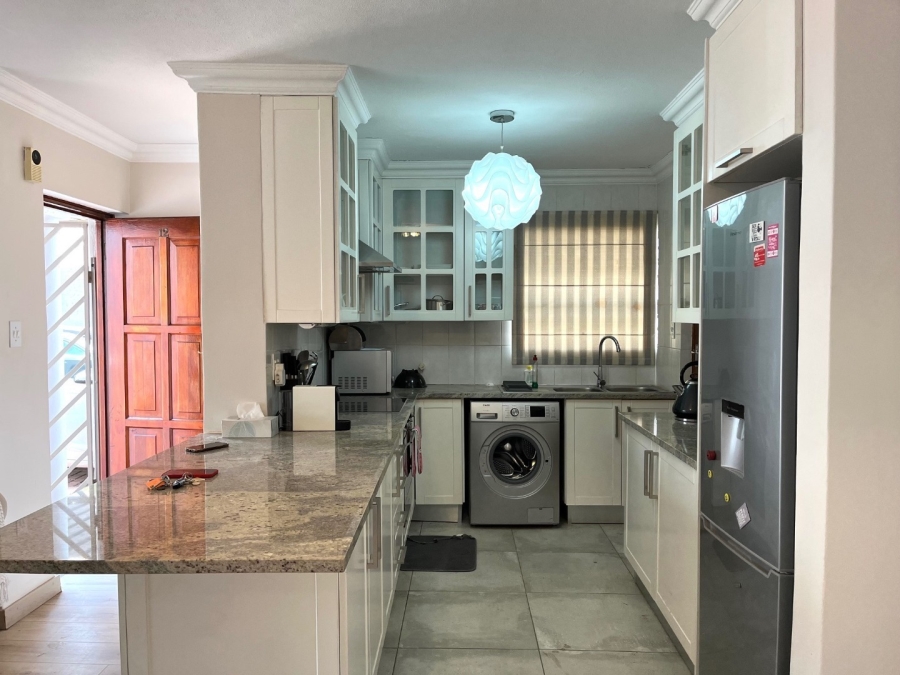 To Let 2 Bedroom Property for Rent in Morningside Gauteng
