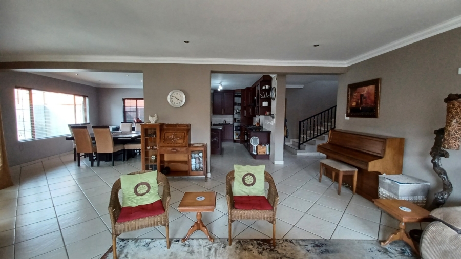 3 Bedroom Property for Sale in Vanderbijlpark SE 8 Gauteng