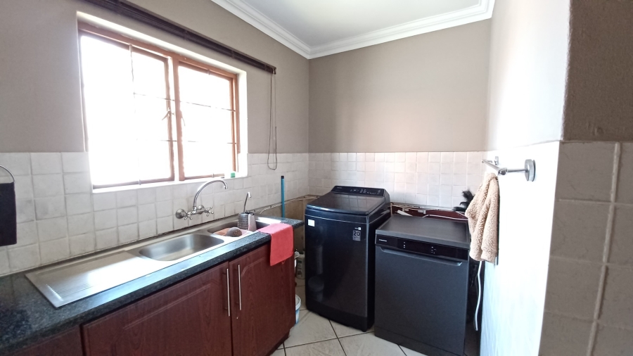 3 Bedroom Property for Sale in Vanderbijlpark SE 8 Gauteng