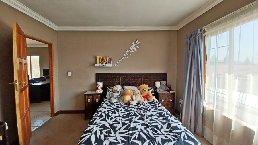 3 Bedroom Property for Sale in Vanderbijlpark SE 8 Gauteng