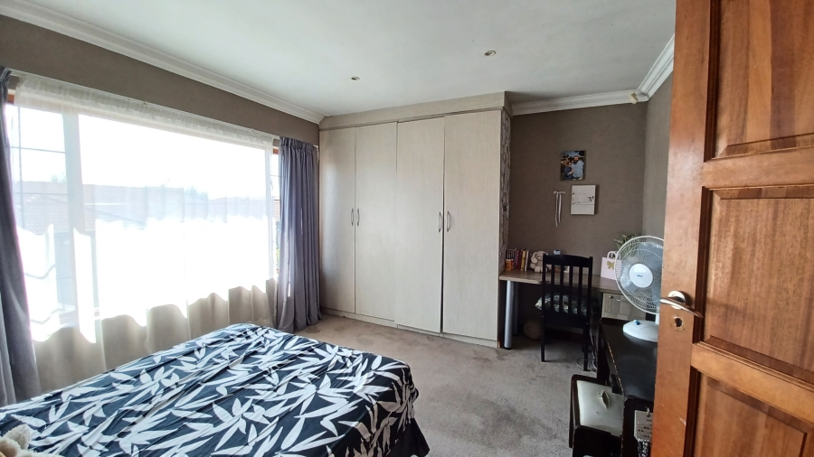 3 Bedroom Property for Sale in Vanderbijlpark SE 8 Gauteng