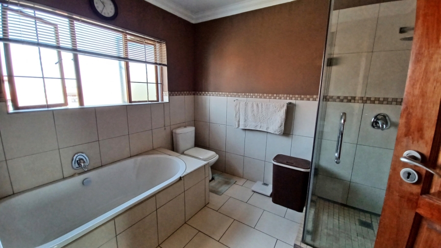 3 Bedroom Property for Sale in Vanderbijlpark SE 8 Gauteng
