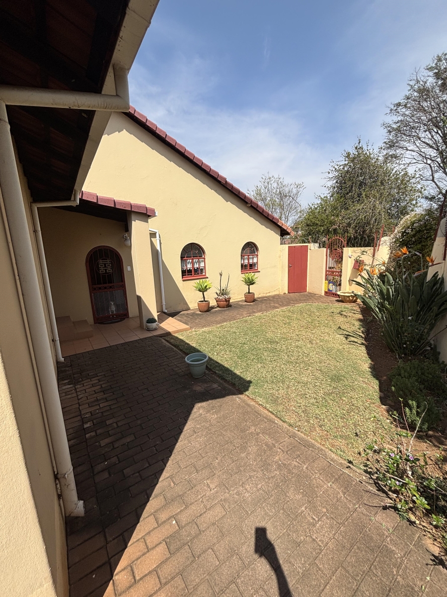 To Let 3 Bedroom Property for Rent in Brummeria Gauteng