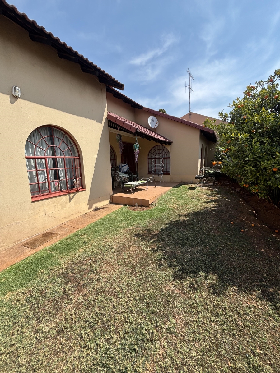 To Let 3 Bedroom Property for Rent in Brummeria Gauteng