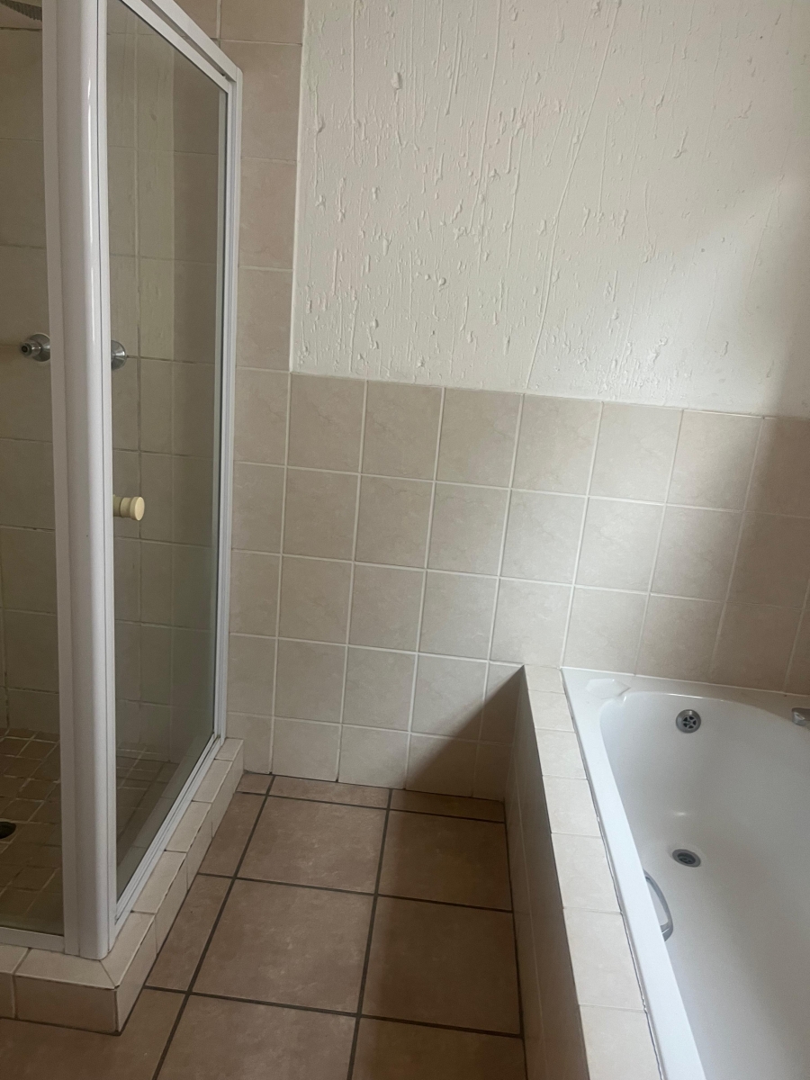 To Let 2 Bedroom Property for Rent in Vorna Valley Gauteng