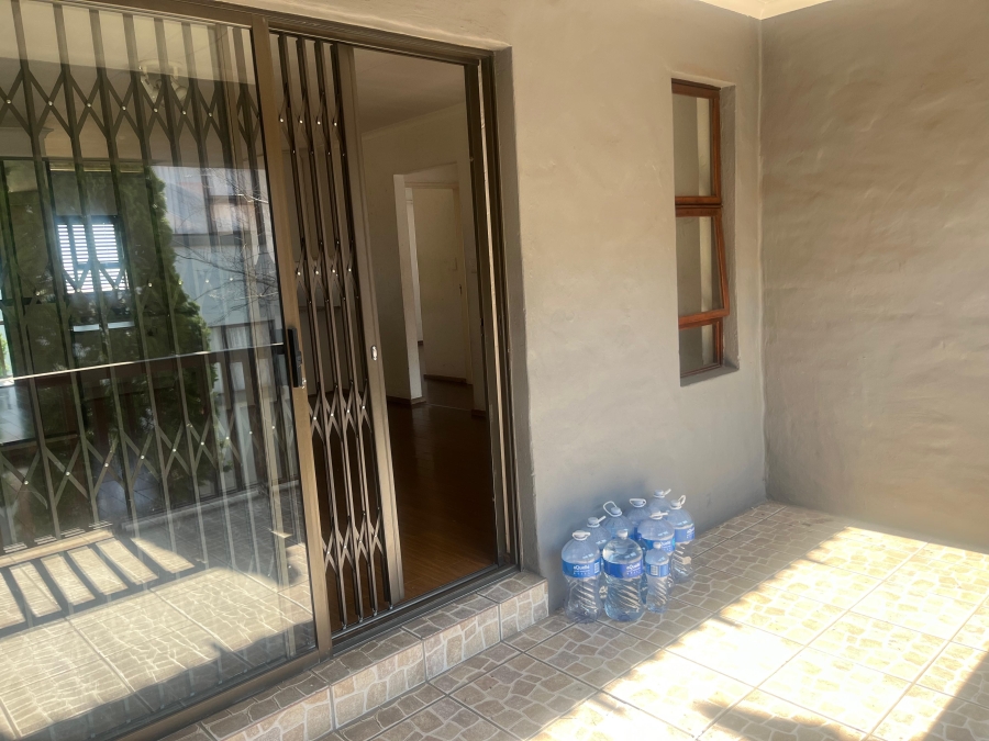 To Let 2 Bedroom Property for Rent in Vorna Valley Gauteng