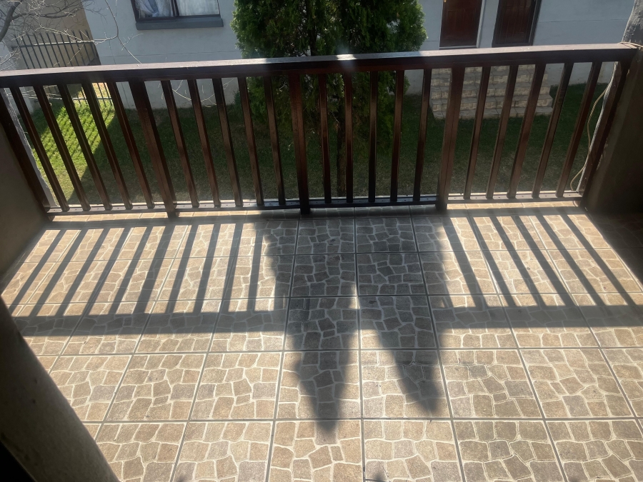 To Let 2 Bedroom Property for Rent in Vorna Valley Gauteng