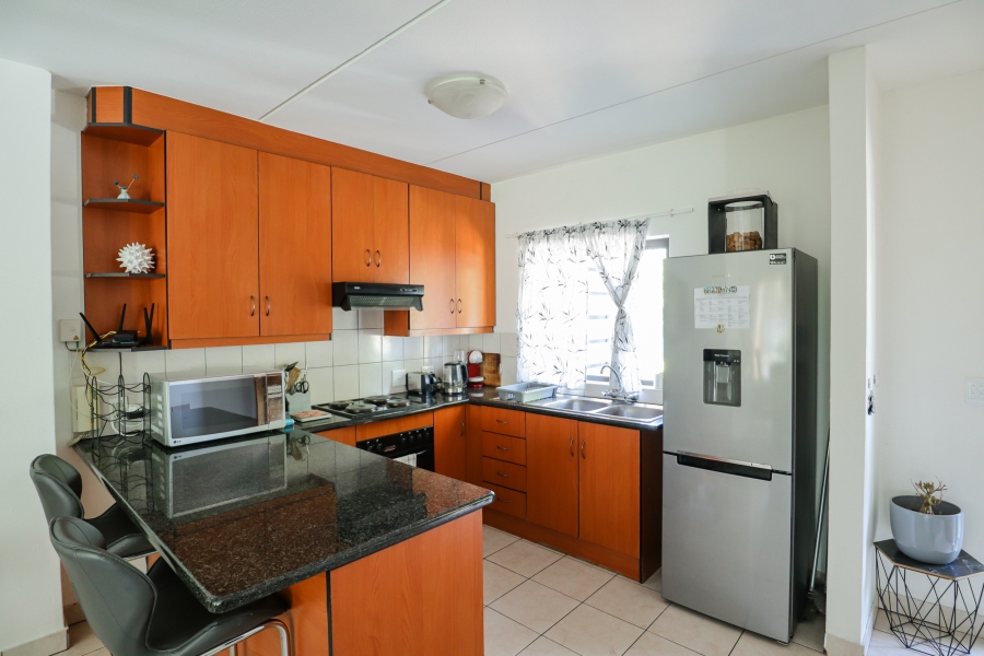 To Let 2 Bedroom Property for Rent in Magaliessig Gauteng