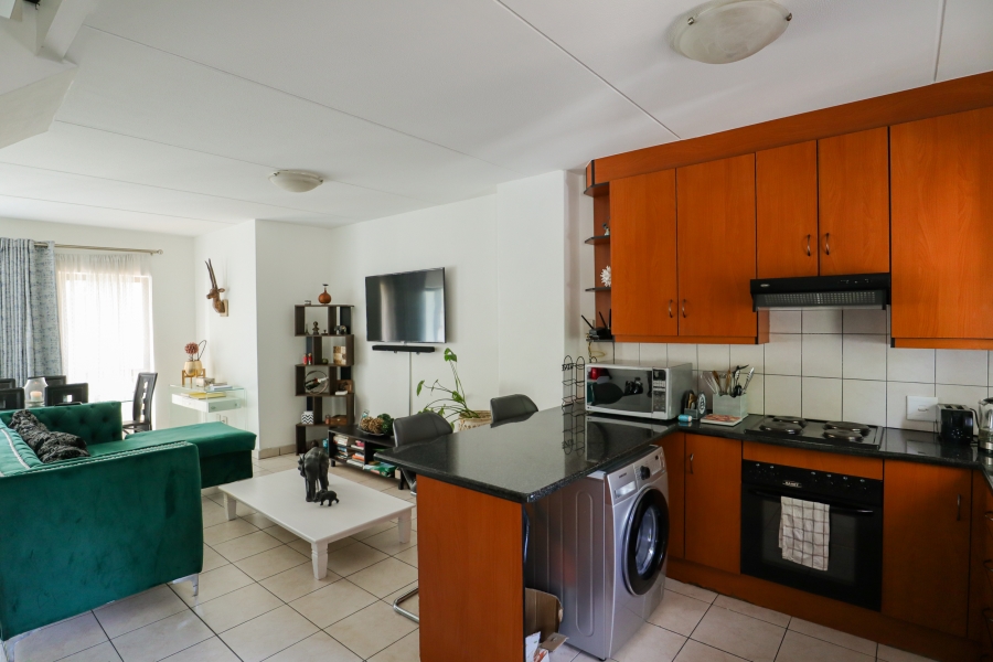 To Let 2 Bedroom Property for Rent in Magaliessig Gauteng