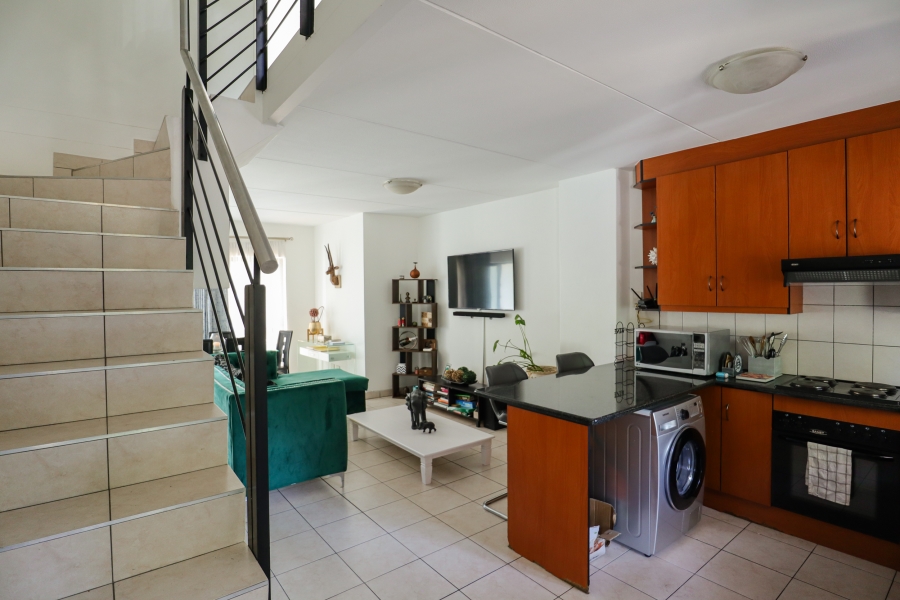 To Let 2 Bedroom Property for Rent in Magaliessig Gauteng