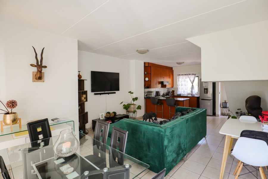 To Let 2 Bedroom Property for Rent in Magaliessig Gauteng