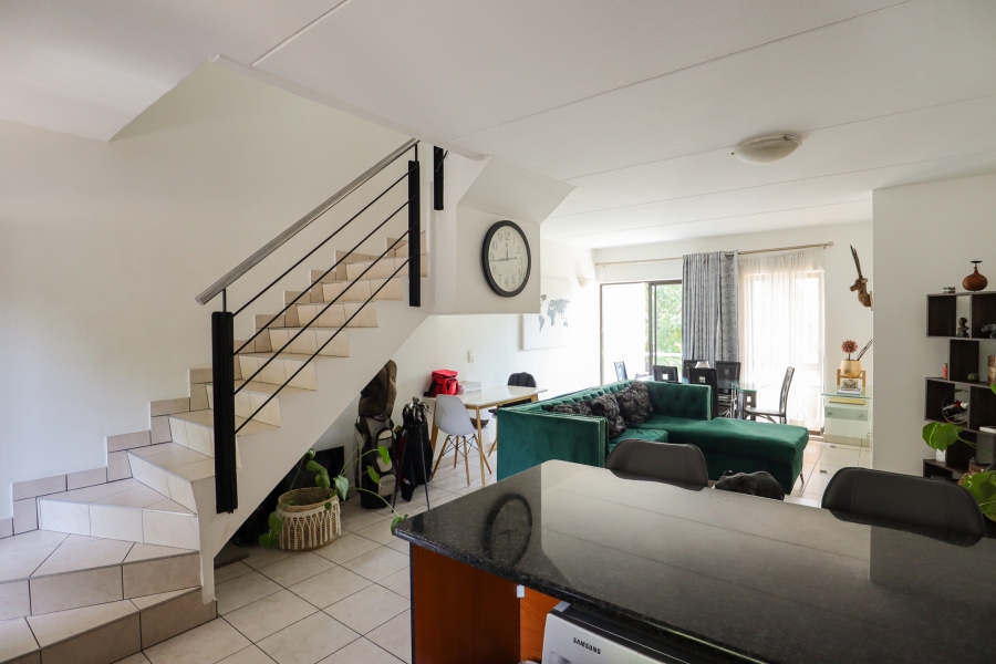 To Let 2 Bedroom Property for Rent in Magaliessig Gauteng