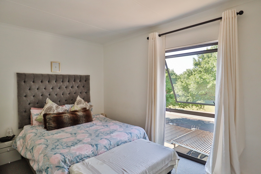 To Let 2 Bedroom Property for Rent in Magaliessig Gauteng