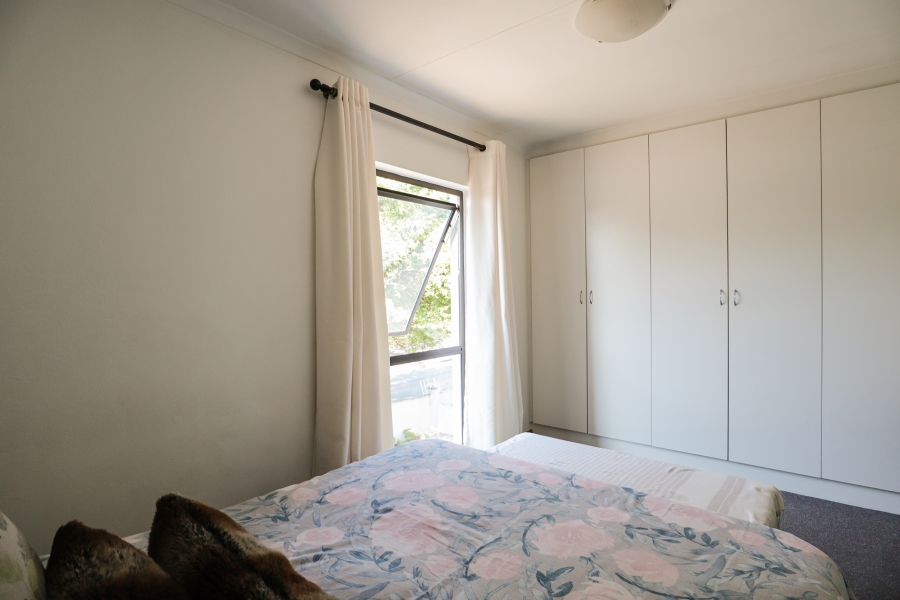 To Let 2 Bedroom Property for Rent in Magaliessig Gauteng