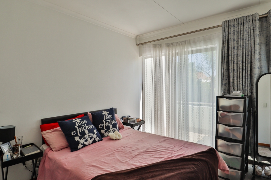 To Let 2 Bedroom Property for Rent in Magaliessig Gauteng
