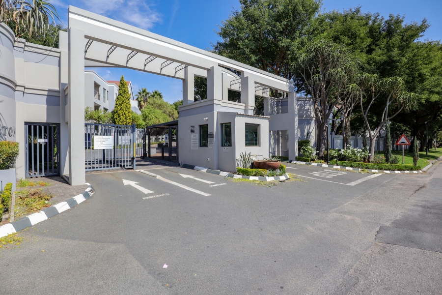 To Let 2 Bedroom Property for Rent in Magaliessig Gauteng