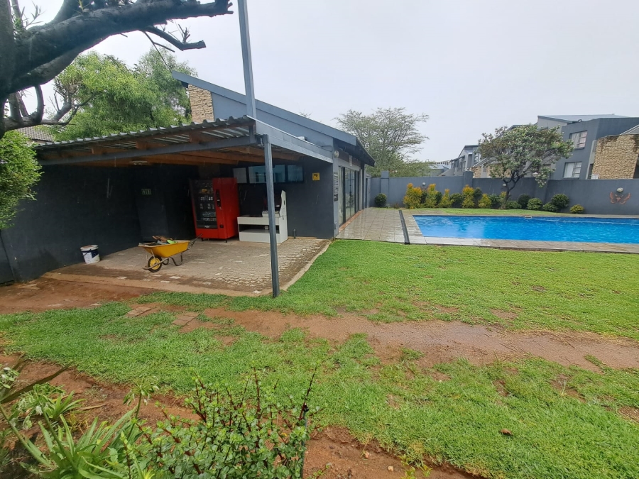 To Let 2 Bedroom Property for Rent in Greenstone Hill Gauteng