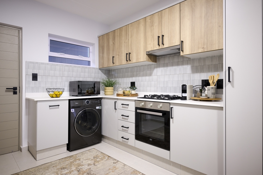 To Let 2 Bedroom Property for Rent in Magaliessig Gauteng